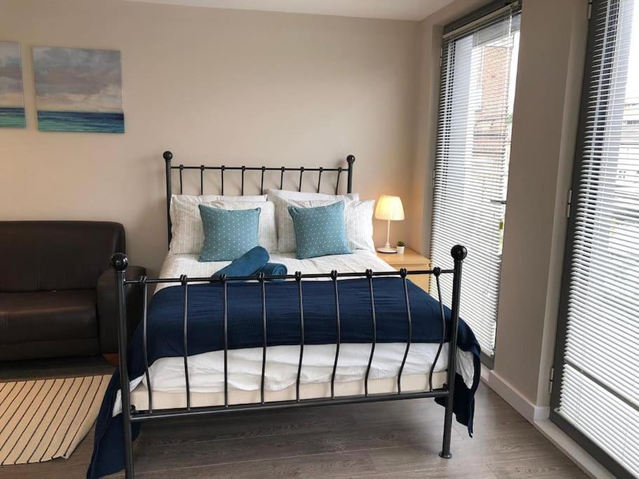 לונדון Studio Apartment Opposite Shoreditch Park מראה חיצוני תמונה