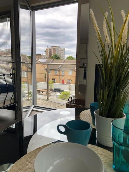 לונדון Studio Apartment Opposite Shoreditch Park מראה חיצוני תמונה