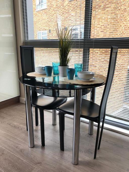 לונדון Studio Apartment Opposite Shoreditch Park מראה חיצוני תמונה