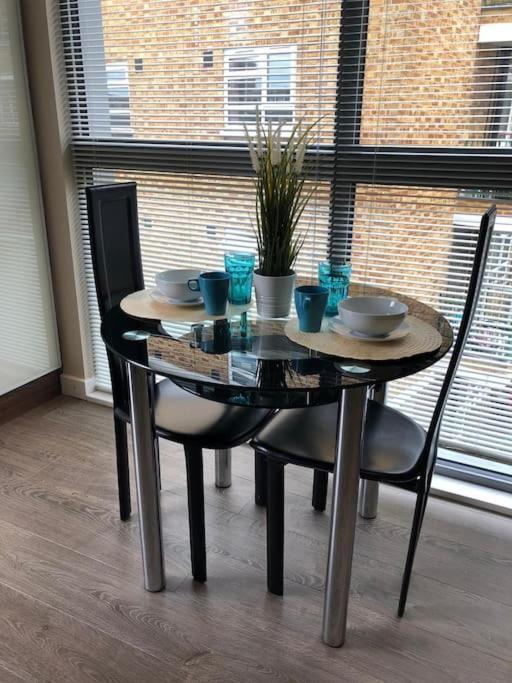 לונדון Studio Apartment Opposite Shoreditch Park מראה חיצוני תמונה