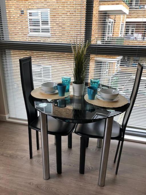 לונדון Studio Apartment Opposite Shoreditch Park מראה חיצוני תמונה
