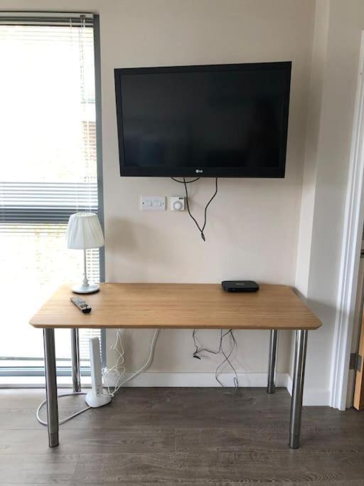 לונדון Studio Apartment Opposite Shoreditch Park מראה חיצוני תמונה